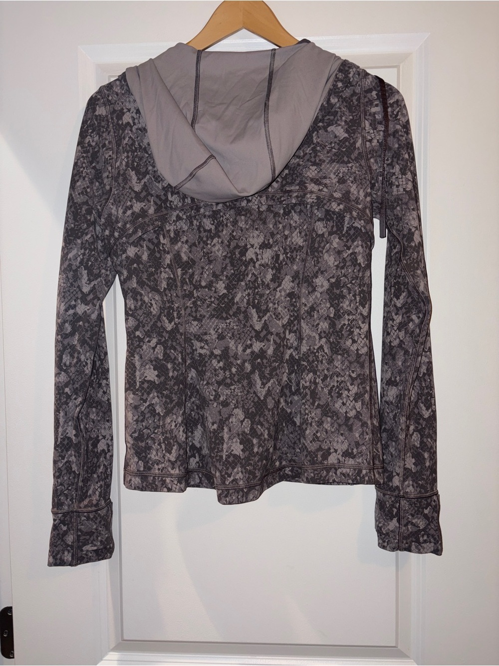 Lululemon | Mauve Camo Print Zip-Up Hooded Define Athletic Jacket (Like New) - Picture 3 of 7